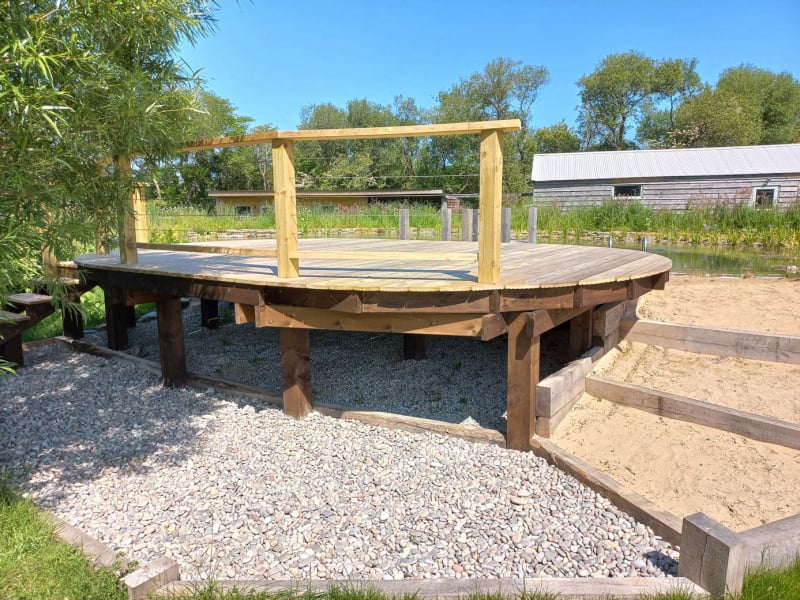 deck to pond
