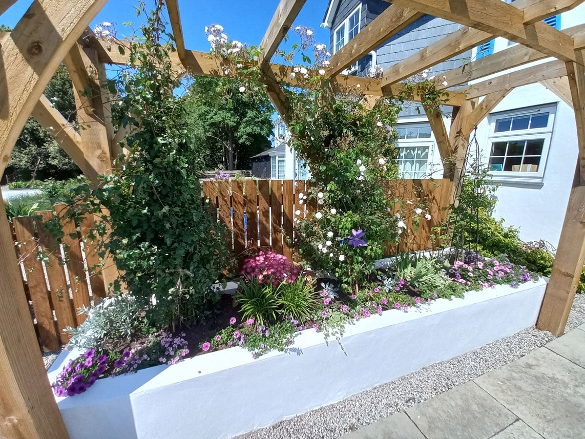 pergola bed
